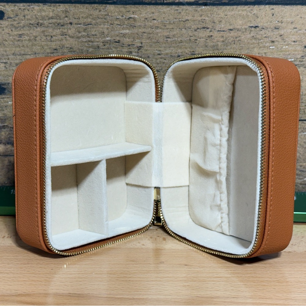 Elegant Tan Travel Bag